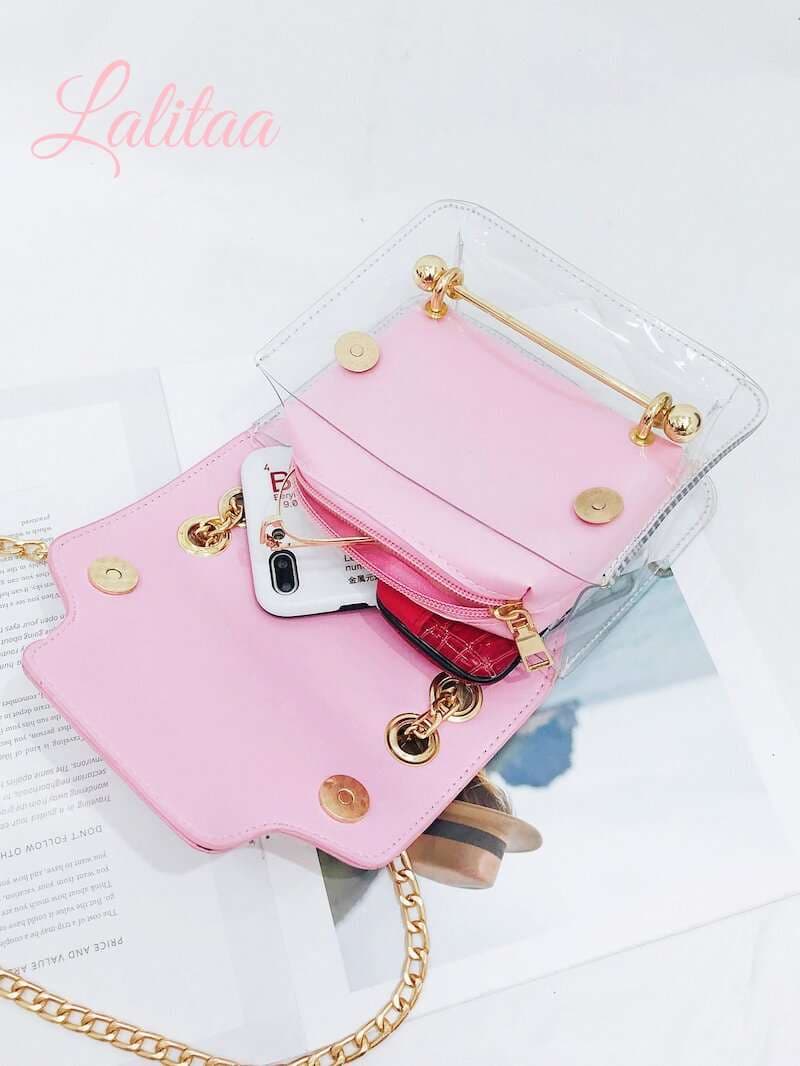 Detalhe frontal da bolsa